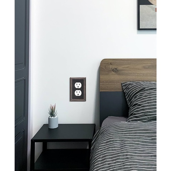 2 Pack Aged Bronze Duplex Outlet Cover Plates - NWOT - Picture 7 of 7